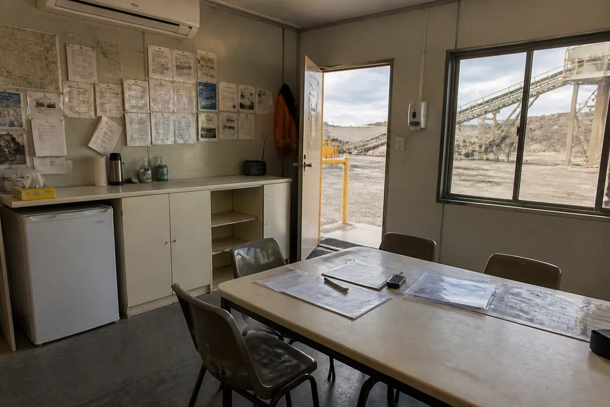 Principal Mining Hazard Management Plans: A Guide